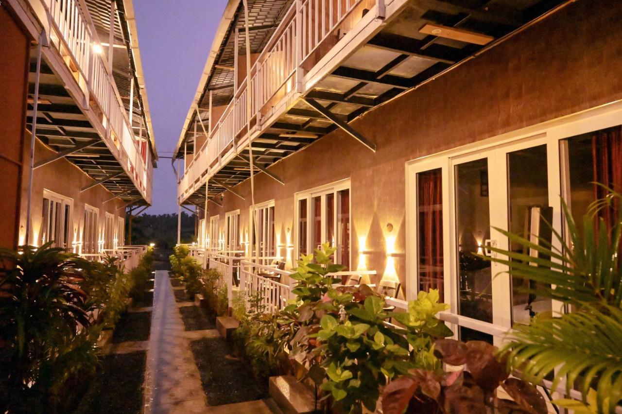 Vedana Retreat Arambol Hotel Exterior photo