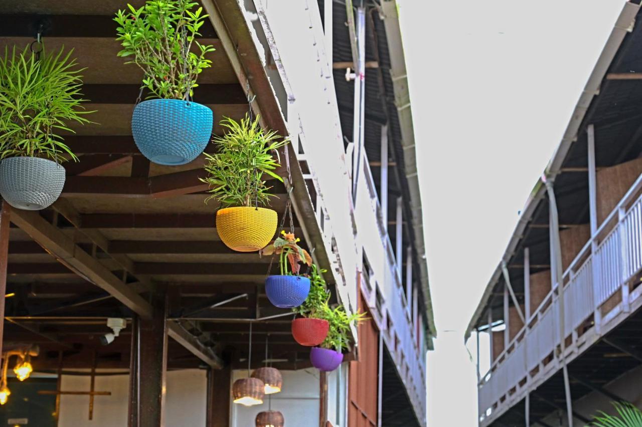 Vedana Retreat Arambol Hotel Exterior photo